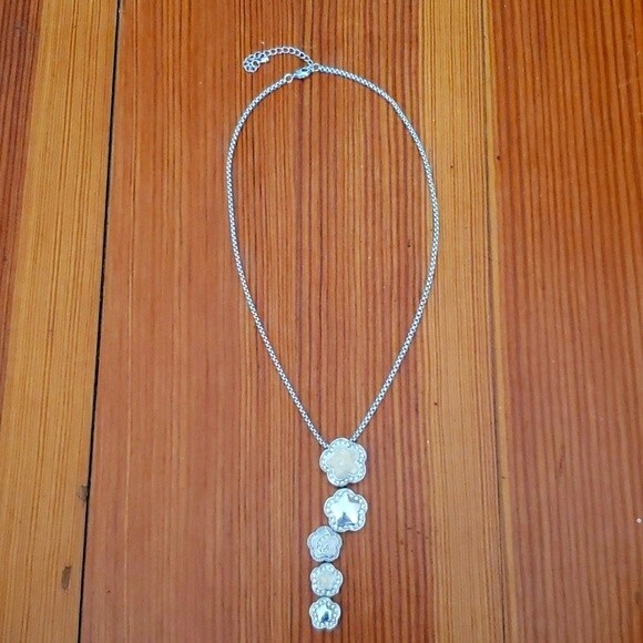 Adjustable necklace with cream/Silver/"diamond" charms with a box chain - Picture 3 of 5